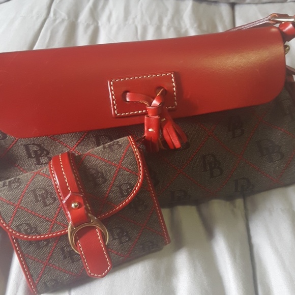 Dooney & Bourke Handbags - DOONEY & BOURKE SHOULDER BAG with Matching Wallet